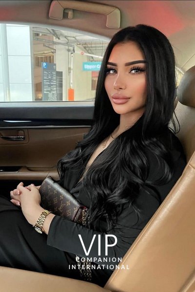 Arletta - brunette Dubai escort 4