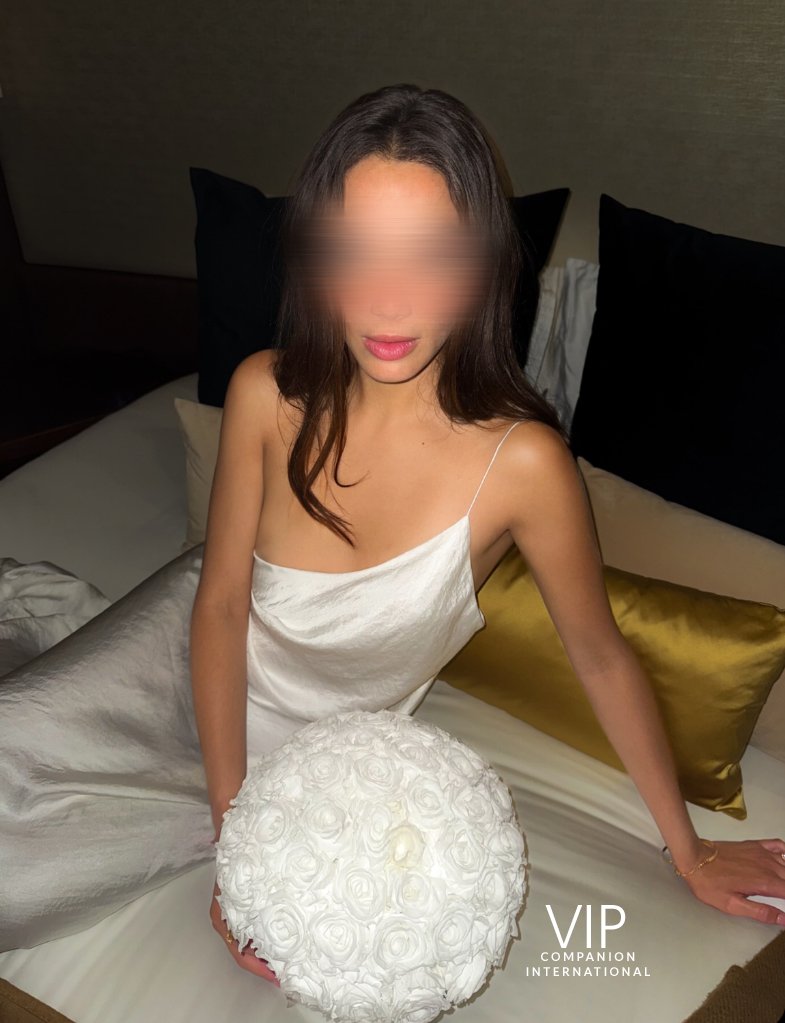 Yasmin - London Escort